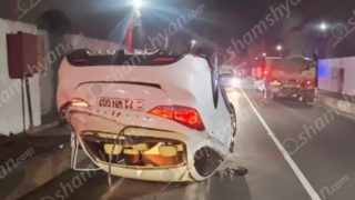 Դիլիջանի թունելում բախվել են «ԶԻԼ» բեռնատարը և «Hyundai Elantra»-ն․ վերջինը գլխիվայր շրջվել է