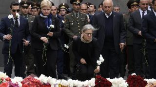 ՀՀ-ում հավատարմագրված դիվանագիտական ներկայացուցչությունները ծաղիկներ են խոնարհել Ցեղասպանության զոհերի հիշատակին