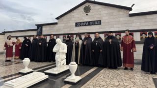 Փորձություններից պետք չէ վախենալ, քանի որ դրանք կան, որպեսզի մենք առավել զորեղ դառնանք. Միասնական ժամերգություն՝ Արագածոտնի թեմում