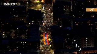 «Ուժեղ Հայաստան»-ի քայլերթի մասնակիցները Նալբանդյան փողոցից շարժվում են դեպի Կասկադ