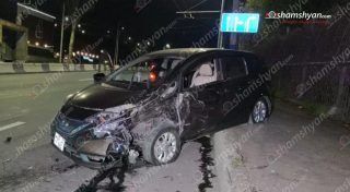 «Ջրաշխարհ»-ի դիմաց «Nissan»-ը հшրվածել է «Porsche Cayenne»-ին և հայտնվել բետոնե եզրաքարի վրա