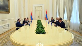 Հայաստանը և ՆԱՏՕ-ն կարողացել են ստեղծել ամուր հիմք գործընկերության համար․ Խաչատուրյանը՝ Համիլթոնին