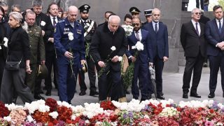 ՀՀ-ում ՌԴ դեսպանը Ծիծեռնակաբերդում հարգանքի տուրք է մատուցել Հայոց ցեղասպանության զոհերի հիշատակին