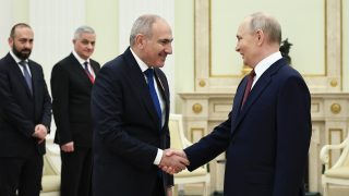 Պուտինը Փաշինյանին հիշեցրել է, որ ՀՀ-ում կան ռուսամետ ուժեր, և նրանց խոչընդոտել պետք չէ․ BBC