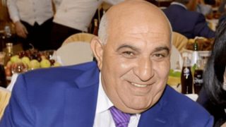 Դատախազությունը պահանջում է ՀՀ նախկին վարչապետ Հովիկ Աբրահամյանի եղբորից և երկու փեսաներից բռնագանձել 2 տասնյակը գերազանցող անշարժ գույքեր