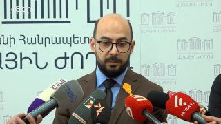 Պարգևավճարի տեսքով ժողովրդից փող «քերող» ՔՊ-ականը՝ ընդդիմադիրներին է մեղադրում փող «քերելու» մեջ