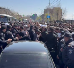 Սամվել Կարապետյանի գործով նիստից առաջ կայացած երթից 17 անձ ձերբակալվել է