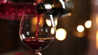 Բժիշկը գնահատել է քնելուց առաջ մեկ գավաթ գինի խմելու սովորության օգտակարությունը