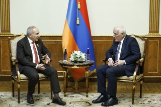 Մարդիկ սկսել են և՛ լավ ապրել, և՛ գործարարությամբ զբաղվել. Խաչատուրյանը` Փաշինյանին