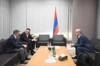 Եվրոպական քաղաքական համայնքի 8-րդ գագաթնաժողովին մասնակցելու նպատակով Հայաստան են ժամանել մի շարք երկրների ներկայացուցիչներ