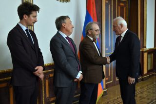 Բարձր ենք գնահատում այն շարունակական աջակցությունն ու օգնությունը, որ տարիների ընթացքում ցուցաբերել եք Հայաստանին․ Վահագն Խաչատուրյանը՝ Բելգիայի Ներկայացուցիչների պալատի նախագահին