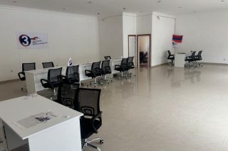 «Ուժեղ Հայաստան»-ի Լոռու մարզում գործող գրասենյակներում խուզարկություններ են կատարվել. կան ձերբակալվածներ