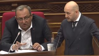 Եթե ունենք դրական ցուցանիշներ, ինչու վարկային տոկոսադրույքները չեն նվազում, Մինասյանը՝ Գալստյանին