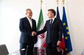 Մակրոնը Փեզեշքիանի հետ քննարկել է Հորմուզի նեղուցում ստեղծված իրավիճակը