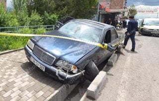 «Mercedes»-ը Նոր Գեղիի գյուղապետարանի մոտ բախվել է «Հայ մամուլ»-ի մեքենային, ապա վրшերթի ենթարկել հետիոտնին․ կան տուժածներ