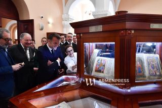 Էմանուել Մակրոնն այցելեց Մատենադարան