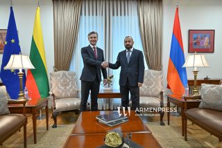 ՀՀ ԱԳՆ-ում մեկնարկել է Արարատ Միրզոյանի և Կեստուտիս Բուդրիսի առանձնազրույցը