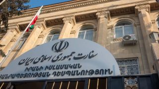 Ոչ ոք չի կարող ՀՀ դրոշի փոխարեն այլ դրոշ ցուցադրել. Իրանի դեսպանատունը` Իսրայելին