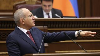«Ա՜յ ընկեր, դու քո արևով տղամարդ ես, ոչ բարով՝ երկրի ղեկավար, քո «ջայլամի» վարքագծով ու «գրպանահատի» պարզունակ ճարպկությամբ այս ազգին ու պետությանն ո՞ւր ես ուզում հասցնել». Րաֆֆի Ասլանյան