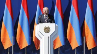 Հայաստանի Հանրապետությունը պետք է գոյություն ունենա հավիտյան. տեղի է ունեցել Հանրապետության օրվան նվիրված զորահանդեսը