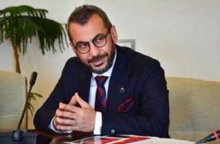 «2 տարի ծառայել եմ բանակում, Քառօրյայի ժամանակ եղել եմ Արցախում, 44-օրյային ձեր պարագլխի կոչով գնել եմ զրահաբաճկոն, սաղավարտ և գնացել եմ Գորիս. իսկ դու՞ք որտեղ եք եղել». Նուռի պատասխանը Գևորգ Պապոյանին