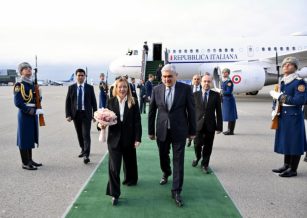 Իտալիայի վարչապետ Ջորջա Մելոնին Հայաստանից պաշտոնական այցով մեկնել է Ադրբեջան