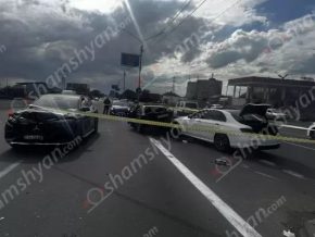Ավտովթար` Արմավիրի մարզում. գազաբենզալցակայանի մոտ բախվել են 3 «Mercedes»-ները. կա վիրավոր