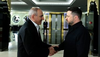 Ընթրիքից առաջ Փաշինյանը ողջունել է Զելենսկուն