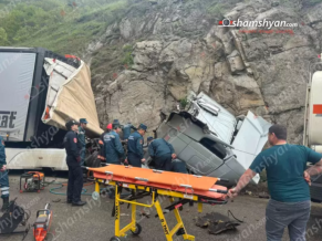 Սյունիքի մարզում 45-ամյա իրանցի վարորդը «DAF» մակնիշի կցորդիչով բեռնատարով բшխվել է ճամփեզրի ժայռերին․ կա վիրավnր