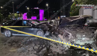 Երևանում բախվել են «Hongqi»-ն և «Mercedes Maybach»-ը․ վերջինս բախվել է կայանված «Toyota»-ին․ կան տուժածներ
