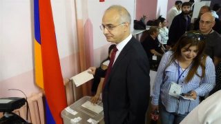 Իմ հասցեում ոչ մի ադրբեջանցի չկա՞ գրանցված. Լևոն Զուրաբյանը քվեարկեց