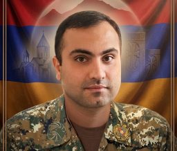 «Հերոսի բոլոր հատկանիշներն իր մեջ կային, փոքրուց տարբերվող էր». հուլիսի 7-ին կբացվի հերոս Վաչագան Մանուկյանի կիսանդրին