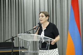 Աշակերտներից գումար է հավաքում, արծաթյա զարդեր է պահանջում․ նոր ահազանգ՝ Կոջոյան դպրոցի տնօրենի մասին․ ABC Media