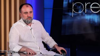 Սիրիր քո պետությունն ու հաղթանակներդ անգին, Մասիսը ինքնությունդ է, Արագածն էլ քո հոգին. Ռուբեն Մխիթարյան