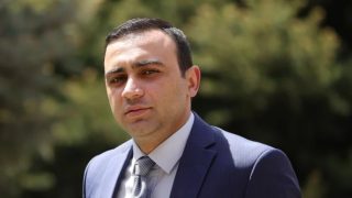 Ռուսաստանում հայ գործարարների վրա ճնշում գործադրելու կոչ էր անում․ Չախոյանը՝ Չալաբյանի մասին