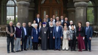 Ամենայն հայոց կաթողիկոսն ընդունել է արցախահայության ներկայացուցիչներին. ի՞նչ են քննարկել