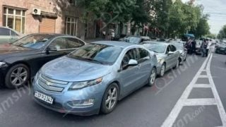 Շղթայական ավտովթար՝ Երևանում․ Օրբելի տանող թունելի սկզբնամասում բախվել են 4 մեքենա․ կա վիրավոր