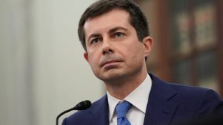 Անանուն հաղորդումից հետո խնամակալության մարմինները վերցրել են ԱՄՆ տրանսպորտի նախկին նախարարի 4-ամյա երկվորյակներին