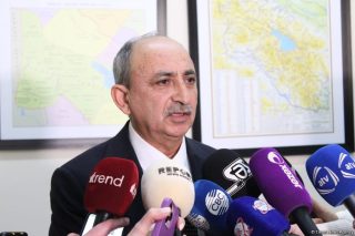 «Արևմտյան ադրբեջանցիների»՝ իրենց «հայրենի հողեր» վերադարձի հարցը, պետք է դառնա Ադրբեջանի և Հայաստանի միջև խաղաղ գործընթացի շրջանակներում քննարկումների մաս. Ազիզ Ալեքբերլի