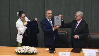 Մոսկվայում թուրք նախարարին շնորհել են МГИМО-ի պատվավոր դոկտորի կոչում