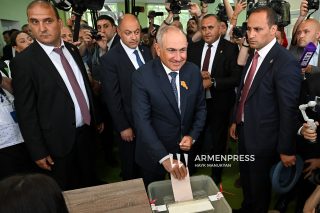 Քարոզչական նյութերով ընտրական տեղամաս այցելելը ընտրախախտում է․ Էդգար Ղազարյան