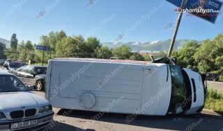 Վանաձորում բախվել են «Opel»-ը և «Ford Transit»-ը, ինչի հետևանքով վերջինը կողաշրջվել է