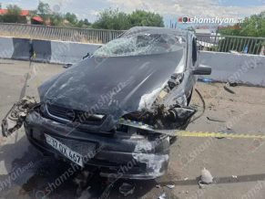 Վաղարշապատում Opel Astra–ն  բախվել է բետոնե արգելապատնեշին և գլխիվայր շրջվել. կա վիրավոր