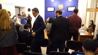Տիկին, լռեք, դուրս եկեք. ԿԸՀ-ն հրաժարվեց վերաքվեարկություն նշանակել. վիճաբանություն սկսվեց