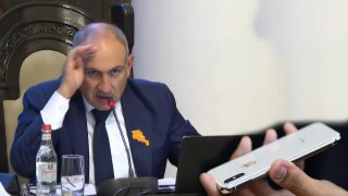 Իմ ստեղն ա հասել հեռախոսների սև շուկայի խնդիրը, էդ հեռախոսով պետք ա միայն պոպոկ ջարդել. Նիկոլ Փաշինյան