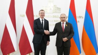 Հայաստանն ընտրել է իր սեփական ժողովրդավարական ուղին՝ չնայած uպառնալիքներին ու ահաբեկnւմներին. Լատվիայի նախագահը շնորհավորել է Փաշինյանին