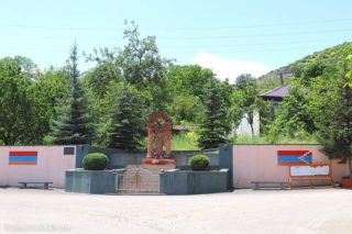 Ադրբեջանը Արցախի Աստղաշեն գյուղում ոչնչացրել է Հայրենական մեծ պատերազմի զոհերի հիշատակի հուշարձանը