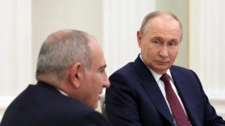 Երևանն աստիճանաբար ազատվում է Ռուսաստանի ազդեցությունից․ Bloomberg