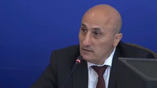 Ժամը 20:00-ից առաջ զինվորները տեղամասի դռան դիմաց էին, կամ պետք է քվեարկեին, կամ իրենց վրա տեղամասի դուռը կողպեինք. ԿԸՀ նախագահը՝ զինվորների ուշ քվեարկելու մասին