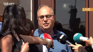 ՍԴ դատավոր, նախկին ՔՊ-ական Վլադիմիր Վարդանյանը ցանկանում էր ճողոպրել լրագրողներից. չստացվեց